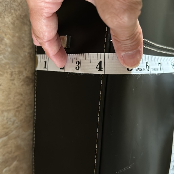 Beautiful Leather Computer Bag - Targus - Picture 9 of 9